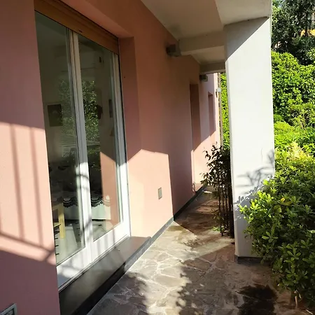 Serena's Side With Parking And Ac